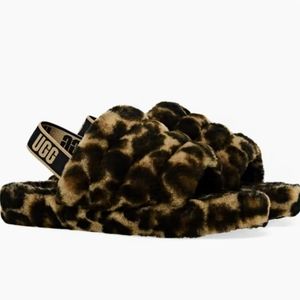 ✅SOLD✅ ❤️Ugg Kids Fluff Yeah Slides
